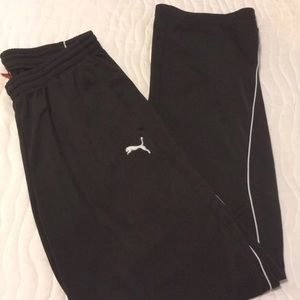 ❌SOLD❌ Men’s Puma Sweats